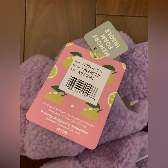 MUK LUKS Woman’s Slippers Medium(7-8) - Picture 3 of 4